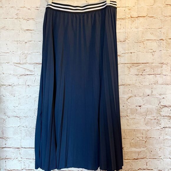 Joe Fresh Dresses & Skirts - Joe Fresh pleated pull on skirt